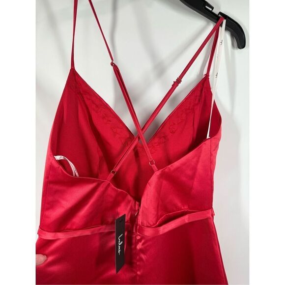 Lulu’s Maxi Red Satin Formal Dress Size Medium NWT - Picture 8 of 12